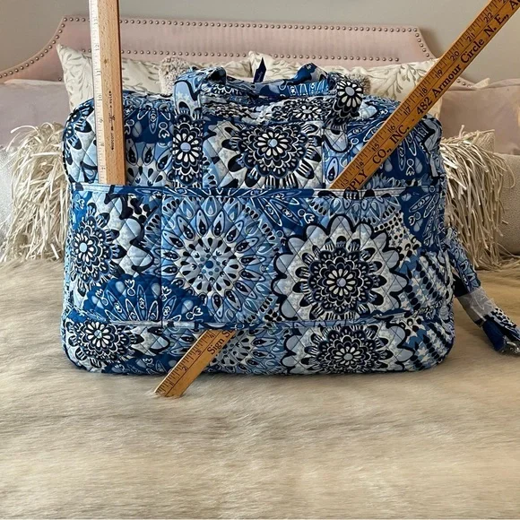 New VERA BRADLEY Blue Star Medallion Iconic Grand Large Weekender Bag Starburst - Picture 7 of 11